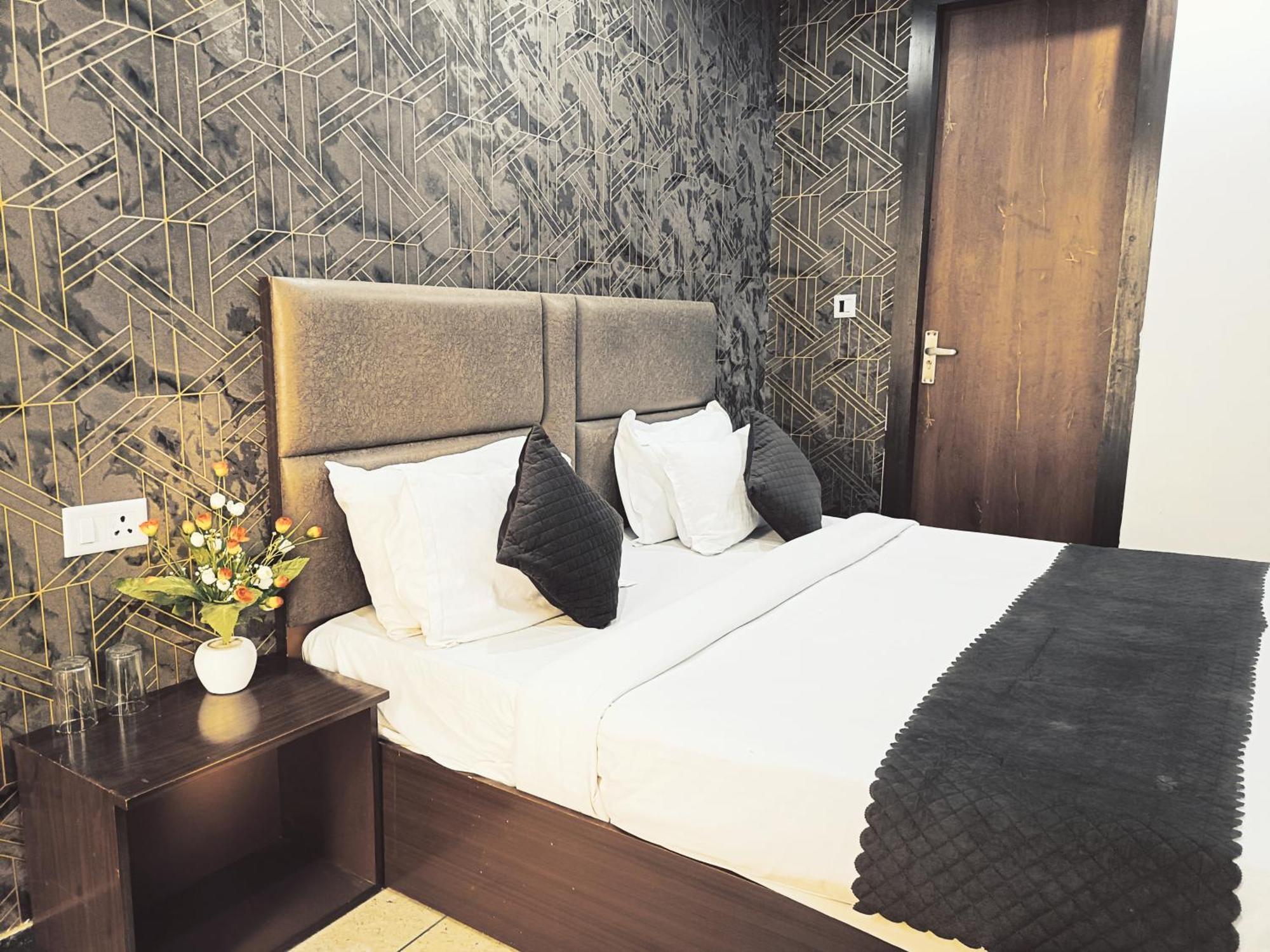 Grand Ambs Near Igi Airport New Delhi